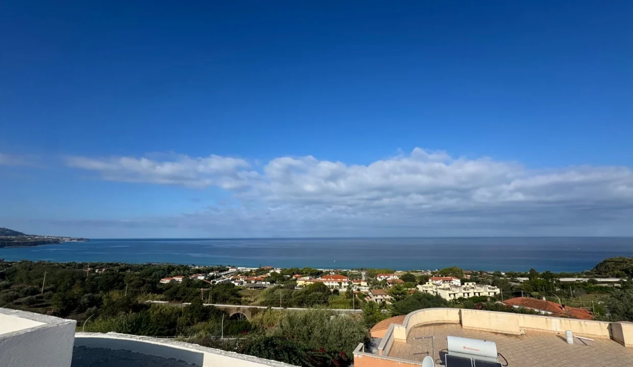 villa-terrace-tropea-calabria-pool-view